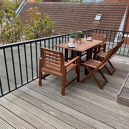 Charmante Ferienwohnung Mit Terrasse Im Herzen Von Норден Екстериор снимка