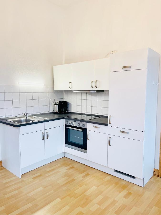 Charmante Ferienwohnung Mit Terrasse Im Herzen Von Норден Екстериор снимка