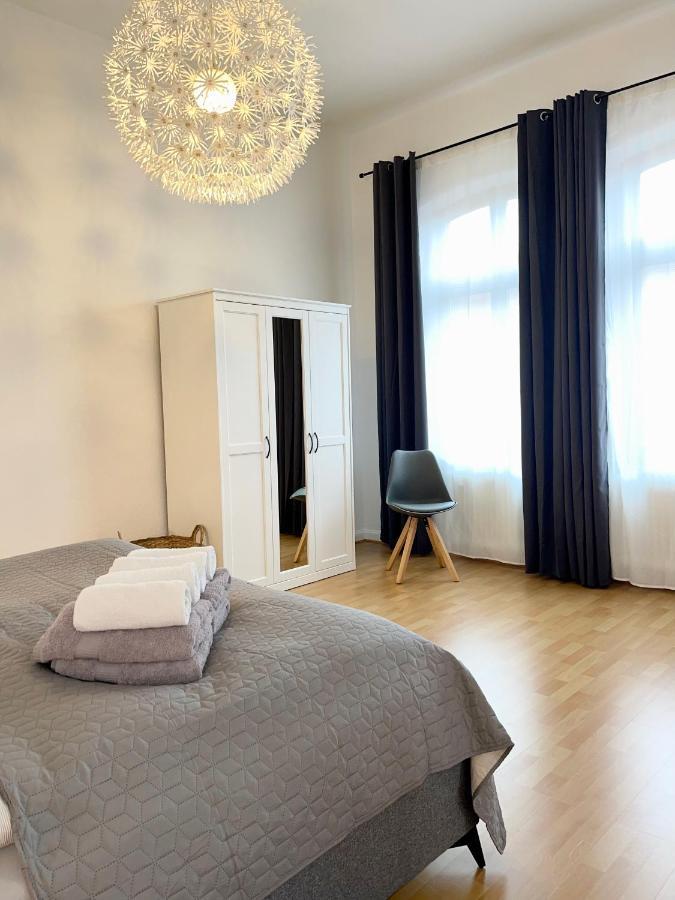 Charmante Ferienwohnung Mit Terrasse Im Herzen Von Норден Екстериор снимка